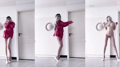 【冰冰爱跳舞】推特极品嫩妹收费私拍第一弹，各式各样情趣丝袜装裸舞12V (1)